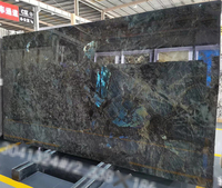 Comptoir de cuisine rétroéclairé en granit bleu labradorite Lemurian, décoration de maison de luxe