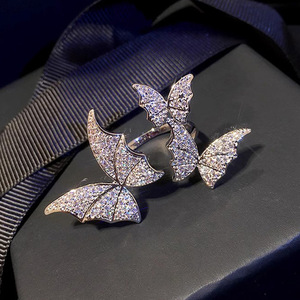 Bague T0055 en alliage avec ailes, cristaux et strass, style néo-gothique, bijoux pour femmes - Product Image 3