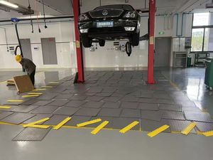 Dalles de sol en PVC robustes et emboîtables pour garage, atelier, entrepôt - revêtement de sol en plastique durable - Product Image 5