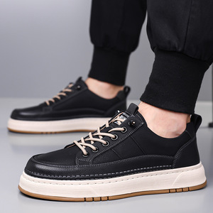 Zapatillas casuales para hombre con suela de goma antideslizante, de cuero, para caminar, estilo informal. - Product Image 4