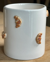 Mug en céramique avec applique 3D en forme de croissant, tasse à café fantaisie blanche brillante, décoration de table pour le petit-déjeuner, vaisselle personnalisée en gros avec logo