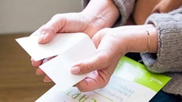 Machine de séchage à tambour rotatif automatique à haute efficacité pour équipement de détergent de savon de feuilles de blanchisserie