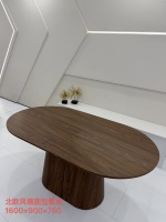 Table à manger ovale en bois de style nordique moderne avec base en bois, assemblée, écologique, pour hôtel et villa