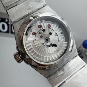 Nouveaux produits : Montre mécanique de plongée pour homme, style célébrité personnalisé, avec réserve de marche lumineuse discrète, en métal tendance - Product Image 6