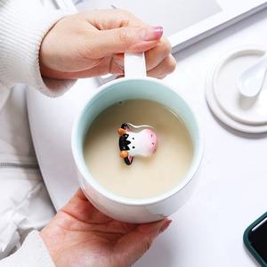 Tazza in Ceramica 3D con Design Animale, Coperchio e Cucchiaio, Grande Capacità per Bevande Salutari - Per Bambini e Ufficio - Product Image 1
