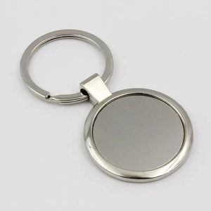 Porte-clés rectangulaire en alliage de zinc de haute qualité personnalisé en gros, cadeaux de mariage, porte-clés de voiture en métal - Product Image 6