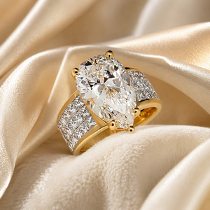 Anello da Donna con Taglio a Pera e Pietre Laterali Taglio Principessa, Gioiello Elegante e alla Moda - Product Image 3