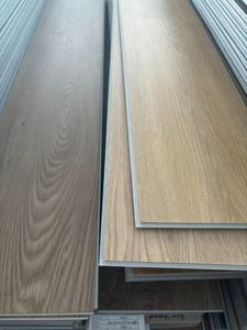 Suelo SPC de madera de teca diseñada por fabricante de Vietnam, suelo de PVC para interiores, dedicado para dormitorio y sala de estar - Product Image 3