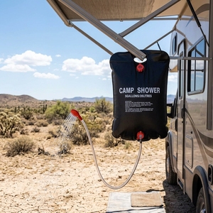 Juego de Bolsa de Ducha Portátil Ecológica de PP con Calentamiento Automático, Interruptor de Encendido/Apagado a Prueba de Agua para Aventuras al Aire Libre y Camping - Product Image 1