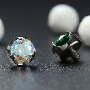 Giometal ASTM F136 titanio básico internamente roscado facetado garra conjunto Cubic Zircon final Tragus Conch labio Piercing joyería - Product Image 3