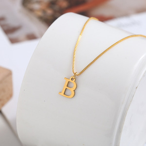 Collar con Letra A de Acero Inoxidable, Cadena Chapada en Oro de 18K, para Regalo o Uso Profesional - Product Image 2