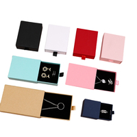 Boîte à bijoux de luxe en carton rigide avec insert en éponge, logo personnalisé, petit MOQ, boîtes en stock