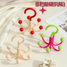 Perchero giratorio de seis ganchos para bolsos, organizador multifuncional para ropa interior y sombreros, sin necesidad de taladrar, para usar en armarios y guardarropas. - Product Image 4