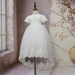 Di alta qualità lungo <span class=keywords><strong>bianco</strong></span> bambino bambina battesimo abito neonato battesimo abito di compleanno abiti da sposa in pizzo con cuffia - Product Image 2