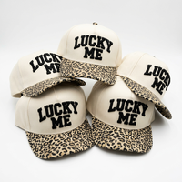 Gorra de Béisbol Personalizada al por Mayor con Bordado 3D en Relieve, Diseño Lucky Me, 5 Paneles, Corona Alta, Sarga de Algodón Transpirable e Impermeable con Estampado de Leopardo