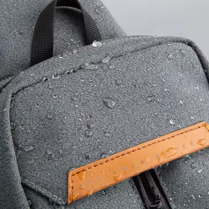 Sac bandoulière personnalisé pour homme avec port de charge USB, sac de poitrine étanche pour les trajets quotidiens, les voyages et les activités de plein air - Product Image 5