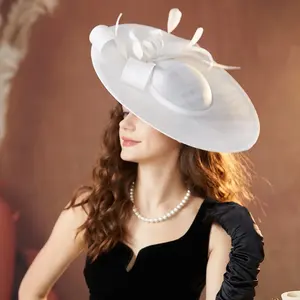Chapeau Fascinator pour Femme en Résille Élégant Style Rétro à Fausse Plume Idéal pour les Thés, Bals, Courses Hippiques et Événements Formels - Product Image 2