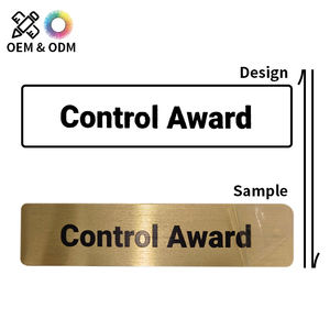 Targhetta Personalizzata con Logo Elegante in Acciaio Inox Placcato Oro, Badge Metallico Personalizzato - Product Image 1