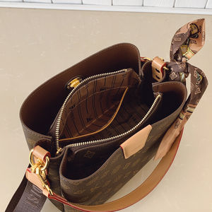 กระเป๋าใส่บัวรดน้ำวัสดุ PU ลายเรขาคณิตคุณภาพสูง ซับในทำจากโพลีเอสเตอร์ มันเป็นกระเป๋าถือของดีไซเนอร์ 1085 - Product Image 2