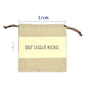 Bolsa de Embalaje Personalizada de Lino Natural con Cordón para Herramientas o Velas, con Parche de Algodón con Logotipo - Product Image 2
