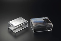 Boîte en acrylique personnalisée avec couvercle coulissant et fente pour insertion de photo sur le couvercle |   Boîte de rangement et de présentation transparente en lucite pour photos et bibelots