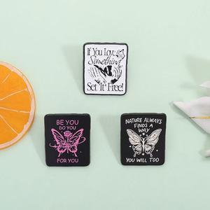 Broche de revers en alliage de zinc plaqué nickel noir avec citation inspirante et <span class=keywords><strong>motivante</strong></span> - Cadeau pour amis et enfants - Vente en gros - Product Image 4