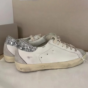 Zapatillas de Diseño GGBD 2026 de Cuero Genuino de Ganso Blanco, Antideslizantes y Cómodas, Estilo Skateboard, Doradas con Efecto Desgastado - Product Image 2