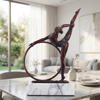 Sculpture en métal bronze rouge avec base en marbre, statue de gymnaste danseuse de luxe, objets décoratifs de bureau, ornement pour la maison et le bureau