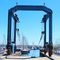 Grue de levage marine hydraulique robuste de 50 à 300 tonnes avec plateforme antidérapante pour chantier naval