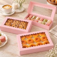 Dossiers en papier kraft blanc et rose personnalisés avec fenêtre transparente festonnée et revêtement UV pour l'emballage de donuts, biscuits, macarons, pâtisseries, desserts et cadeaux