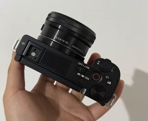 กล้องดิจิตอล <span class=keywords><strong>4K</strong></span> รุ่น ZVE 10 ชุดเลนส์ 16-50 มม. กล้องวีล็อกสำหรับการเดินทางและถ่ายภาพสตรีท - Product Image 1