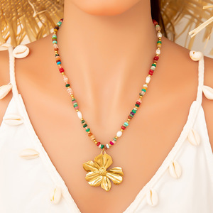 Collier en pierres naturelles avec pendentif fleur, chaîne de clavicule couleur or 18 carats, bijoux de mode pour soirée - Product Image 4