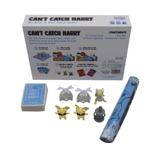 Jeu de cartes Can't Catch Harry avec figurines miniatures et instructions dans un emballage en boîte bleue - Product Image 2