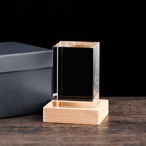 Bloc de cristal K9 solide à faible MOQ, cube 5x5x8 cm, vierge, avec base LED, gravure laser 3D, en verre transparent, avec boîte cadeau noire - Product Image 3