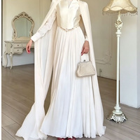 Nouvelle Robe Longue Plissée Évasée à Col en V et Taille Cintrée Ornementée de Feuille d'Or Printemps 2026 pour Femme – Élégante pour Soirées et Fêtes – Vente en Gros