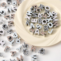 Perles acryliques à grand trou, 26 lettres de l'alphabet, motif imprimé argenté, perles de lettres lâches pour accessoires de bracelet et porte-clés faits main DIY