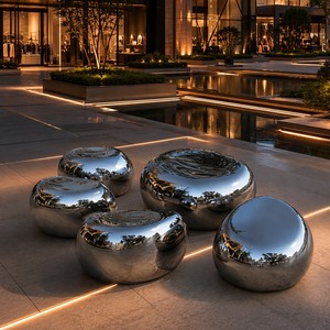 Grande sculpture abstraite en acier inoxydable pour extérieur, finition miroir, statue d'art en métal pour la décoration de jardins, paysages, parcs et places publiques - Product Image 1