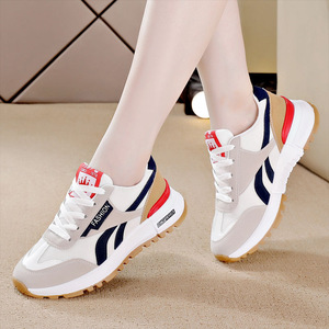 Vente en gros de chaussures de course classiques de grande taille pour femmes, baskets décontractées confortables pour le printemps et l'été, antidérapantes, athlétiques <span class=keywords><strong>vintage</strong></span> - Product Image 1