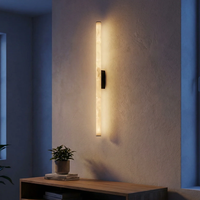 Applique murale LED de luxe style Onyx avec cadre métallique, lumière blanc chaud 3500K, design contemporain pour hôtels, villas et intérieurs résidentiels