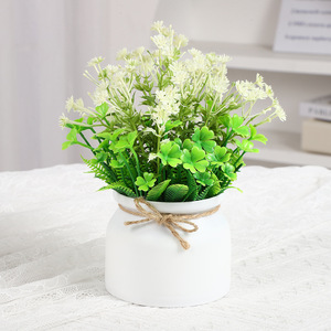 Plantas Artificiales en Maceta, Juego de Cuatro Piezas de Colores Variados, Decoración para el Hogar de PVC, Decoración Navideña - Product Image 3