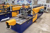 Machine de formage de rouleaux pour portes à enroulement automatiques à haute productivité contrôlée par PLC