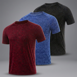 Ullnoy Lot de 3 T-shirts Homme Coupe Classique Séchage Rapide Respirant Anti-Transpiration Tissu Jersey Manches Courtes Design Uni Sportif Noir/Noir Foncé - Product Image 2