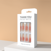 Nouveauté Boîte d'emballage de faux ongles avec logo personnalisé Petites boîtes de papier de faux ongles cosmétiques pour paquet avec cintre