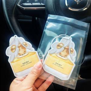 Personalisierter Duft-Auto-Lufterfrischer aus Baumwollpapier mit Eigenem Logo – Umweltfreundliche Aromatherapie & Geruchsentfernung - Product Image 2