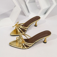 Nouvelles Sandales Élégantes à Talons Mi-Hauts pour Femmes 2026, Tendance et Sexy, à Bout Ouvert avec Décoration Florale Métallique