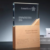 Trophée en bois et cristal personnalisé avec logo, idéal pour les souvenirs, vente en gros