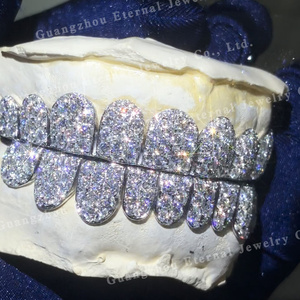 Tùy Chỉnh Top Dưới <span class=keywords><strong>6</strong></span> 8 10 S925 Bạc Tổ Ong Thiết Lập Moissanite Phòng Thí Nghiệm Kim Cương Perm Cắt Đường Thẳng Rắn Vàng Răng grillz - Product Image 3