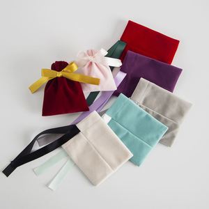 Pochette de voyage en velours épais vert clair de luxe 9x12cm, sac à cosmétiques léger avec cordon de serrage, sac cadeau - Product Image 3