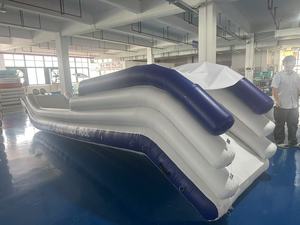 מגלשת יאכטה מתנפחת חיצונית מדגם ז'נג'ונג העדכני ביותר, עשויה מחומר PVC, בעלת קיבולת של 100-500 ק\"ג לשימוש באתרי נופש, ל-5-10 נוסעים - Product Image 6