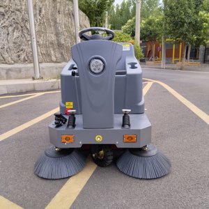 Nouveau balayeuse-essoreuse électrique rotative autoportée pour le nettoyage à l'eau froide des hôtels et des imprimeries - Product Image 5